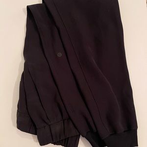 Lululemon joggers size 6